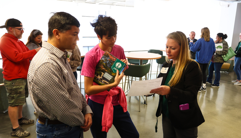 Students visiting SRU