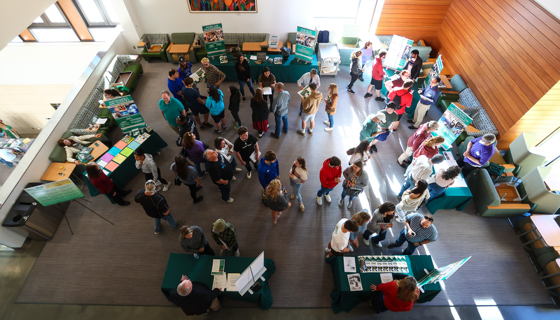 Students visiting SRU