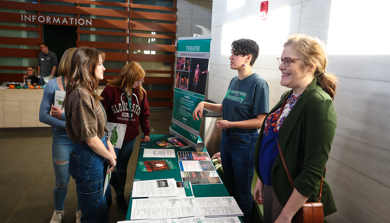 Students visiting SRU