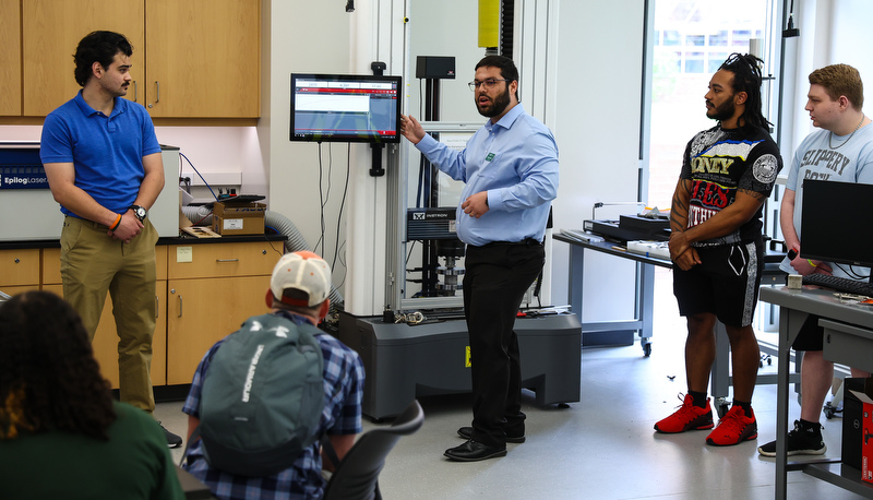 High school students attending engineering day