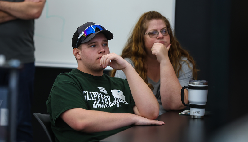 High school students attending engineering day