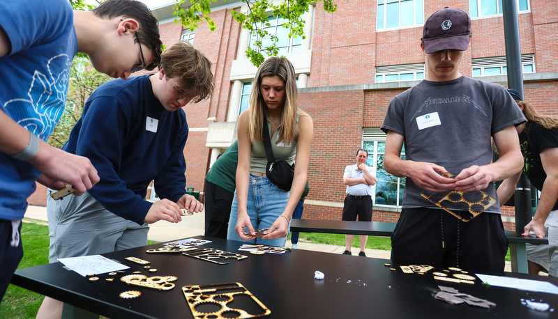 High school students attending engineering day