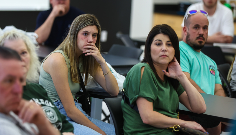 High school students attending engineering day