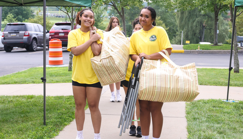 Students moving in