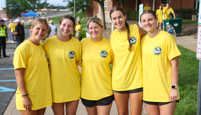 Students moving in