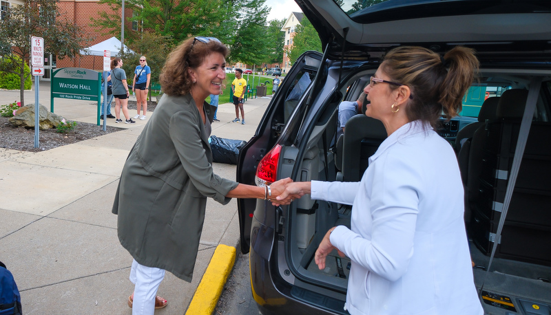 Students moving in