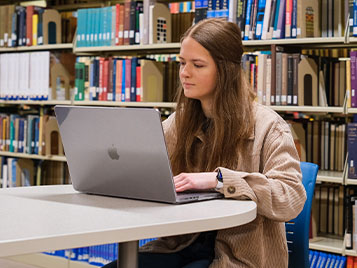 Thumbnail for SRU deafblind student makes successful transition to campus life  
