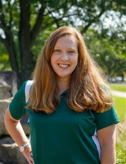 Julie Varnish Headshot