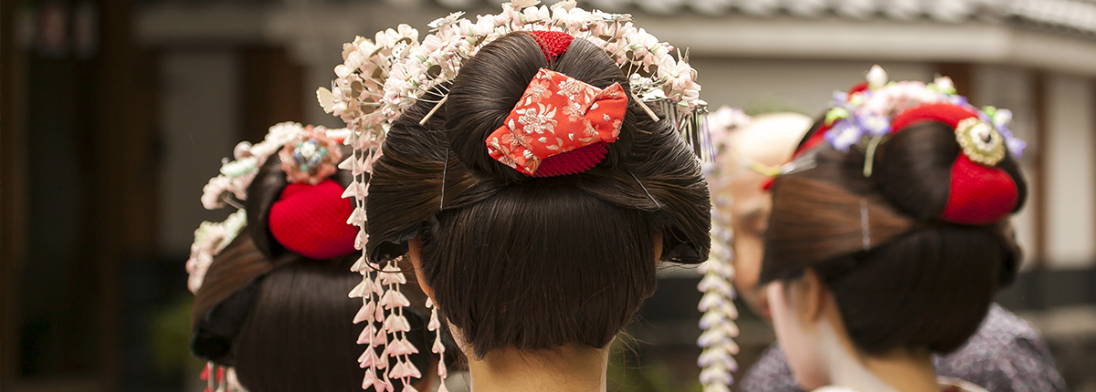 Oriental hairstyles and accessories