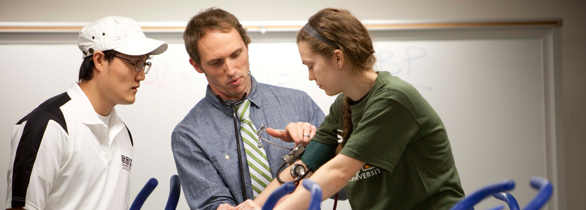 Physical Therapist teaches students