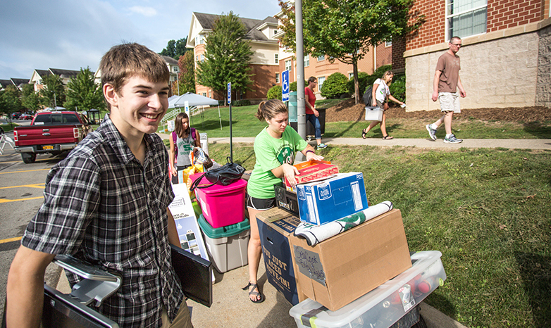 weekend of welcome students move on campus